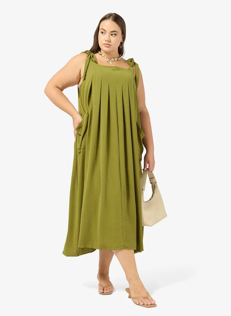 جينجر بلس فستان بحمالات كتف مكشوفة ورباط