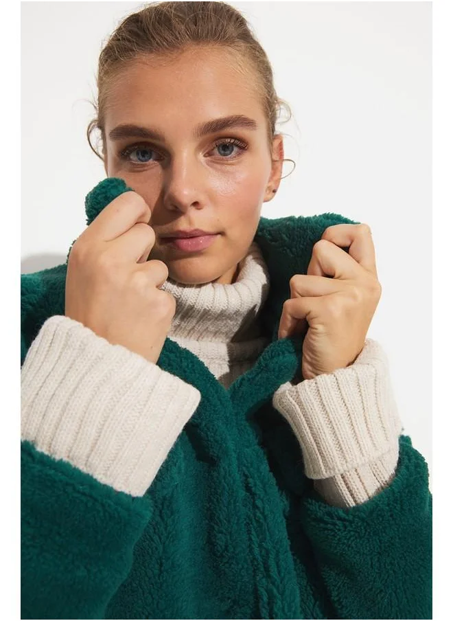 جون June Button Detailed Plush Coat Green