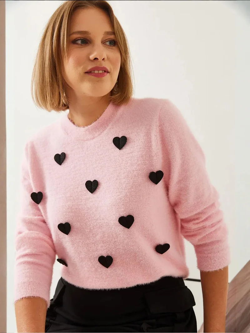 Bianco Lucci LUCCI Heart Pattern Knit Sweater with Crew Neck