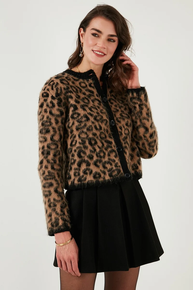ليلا Standard Fit Leopard Soft Texture Crop Cardigan Women's CARDIGAN 4614502