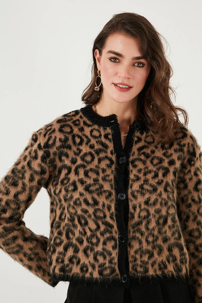 ليلا Standard Fit Leopard Soft Texture Crop Cardigan Women's CARDIGAN 4614502