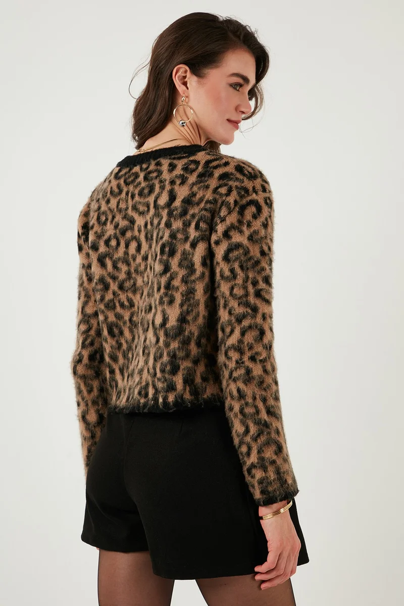 ليلا Standard Fit Leopard Soft Texture Crop Cardigan Women's CARDIGAN 4614502