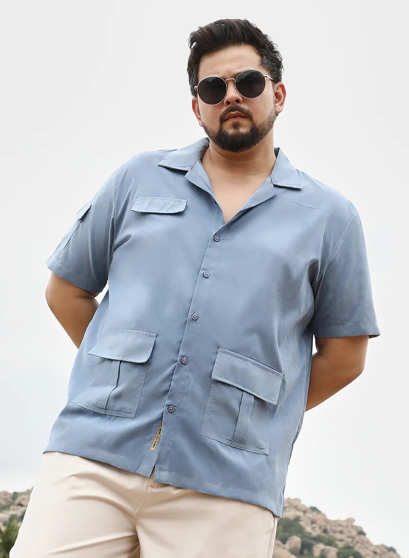 انستافاب بلس قميص رجالي واسع إنستافاب بلس للمنتجعات بياقة كوبية وأكمام قصيرة عادية وإغلاق بأزرار وحافة مستقيمة بلون سادة من نسيج منسوج للاستخدام الكاجوال واليومي باللون الأزرق البودرة