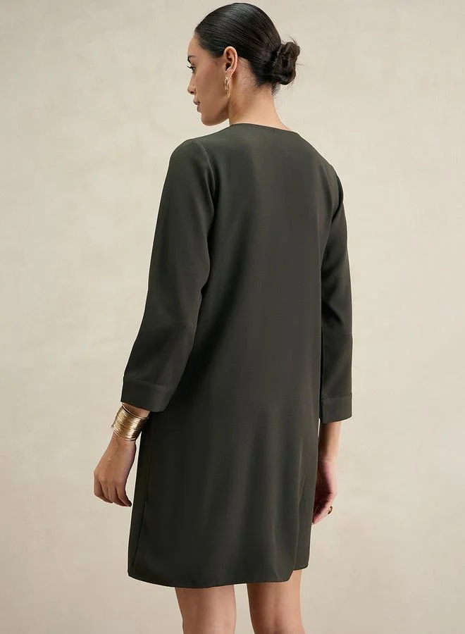 فيميلا فستان بطول الركبة بأكمام طويلة بقصة ضيقة