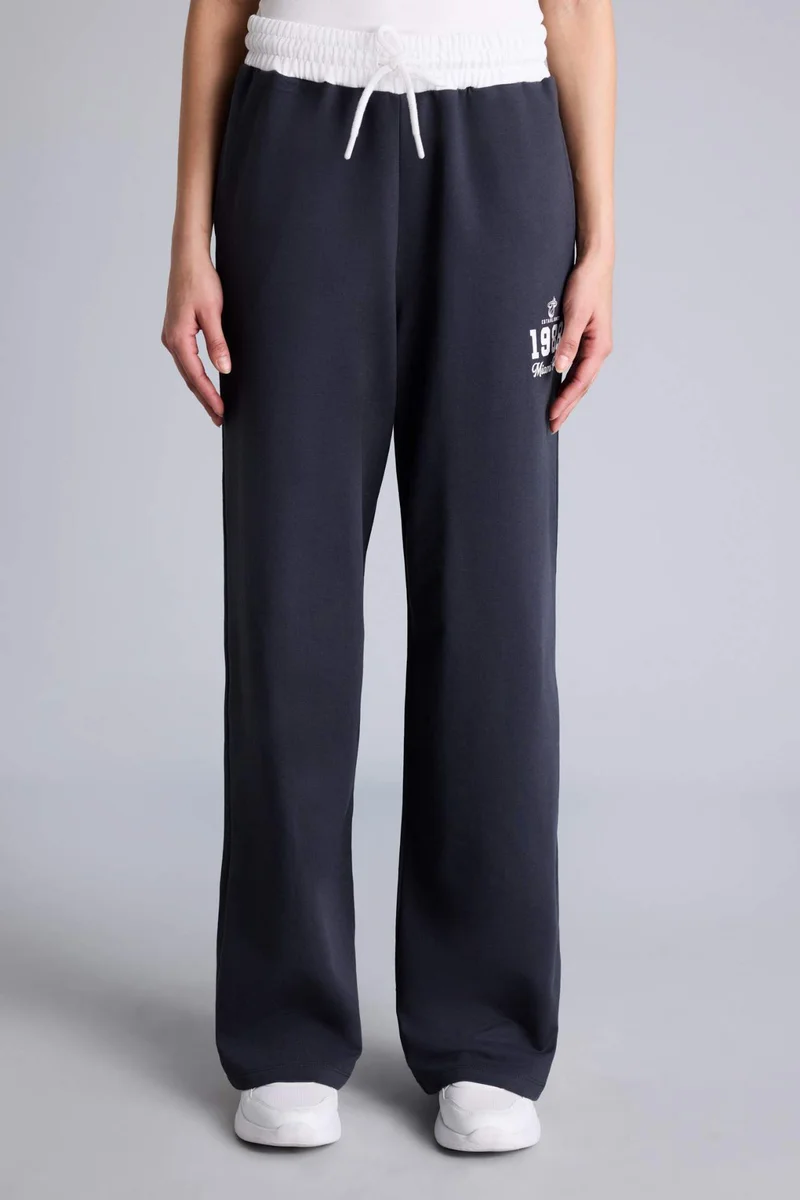 Defacto  Straight Fit Licensed by the NBA Miami Heat With Pockets Thin Sweatshirt Fabric Trousers  | Best Price UAE