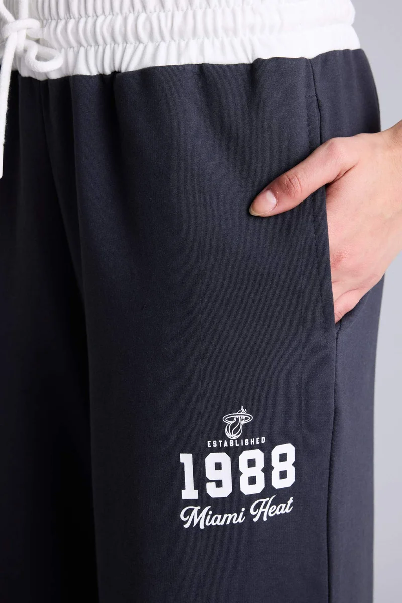 Defacto  Straight Fit Licensed by the NBA Miami Heat With Pockets Thin Sweatshirt Fabric Trousers  | Best Price UAE