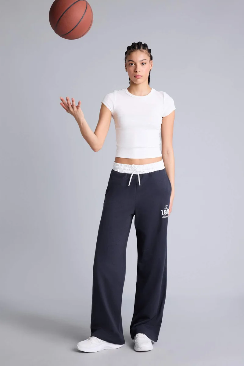 Straight Fit Licensed by the NBA Miami Heat With Pockets Thin Sweatshirt Fabric Trousers