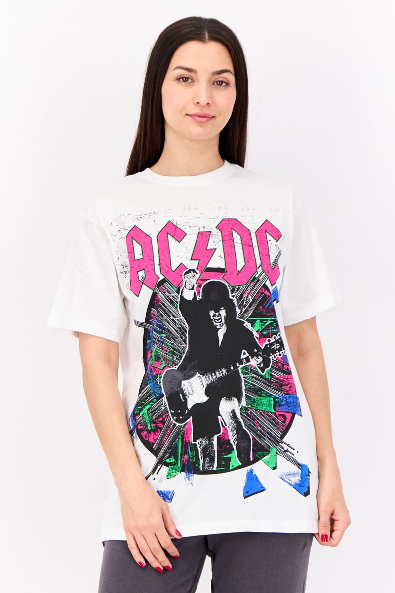 AC/DC تي شيرت نسائي بأكمام قصيرة وياقة دائرية بطباعة جرافيك، أبيض - Image 1