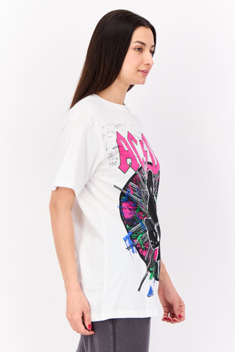 AC/DC تي شيرت نسائي بأكمام قصيرة وياقة دائرية بطباعة جرافيك، أبيض - Image 2