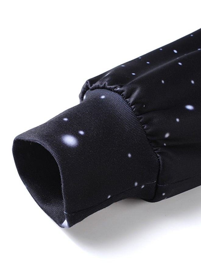 كنزة بغطاء للرأس بأكمام طويلة ومزينة بطباعة ثلاثية الأبعاد متعدد الألوان - Image 4