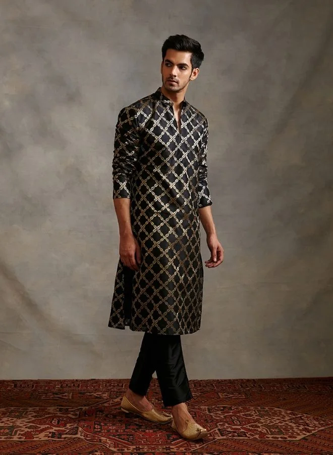 أبهشتي Banarasi zari kurta Set - Metallic black