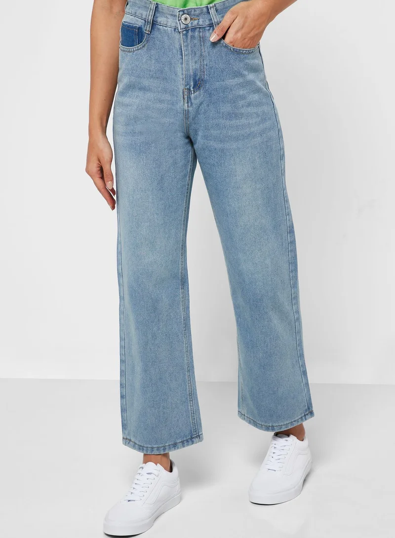 جينجر جينز الأمهات بقصة كلاسيكية