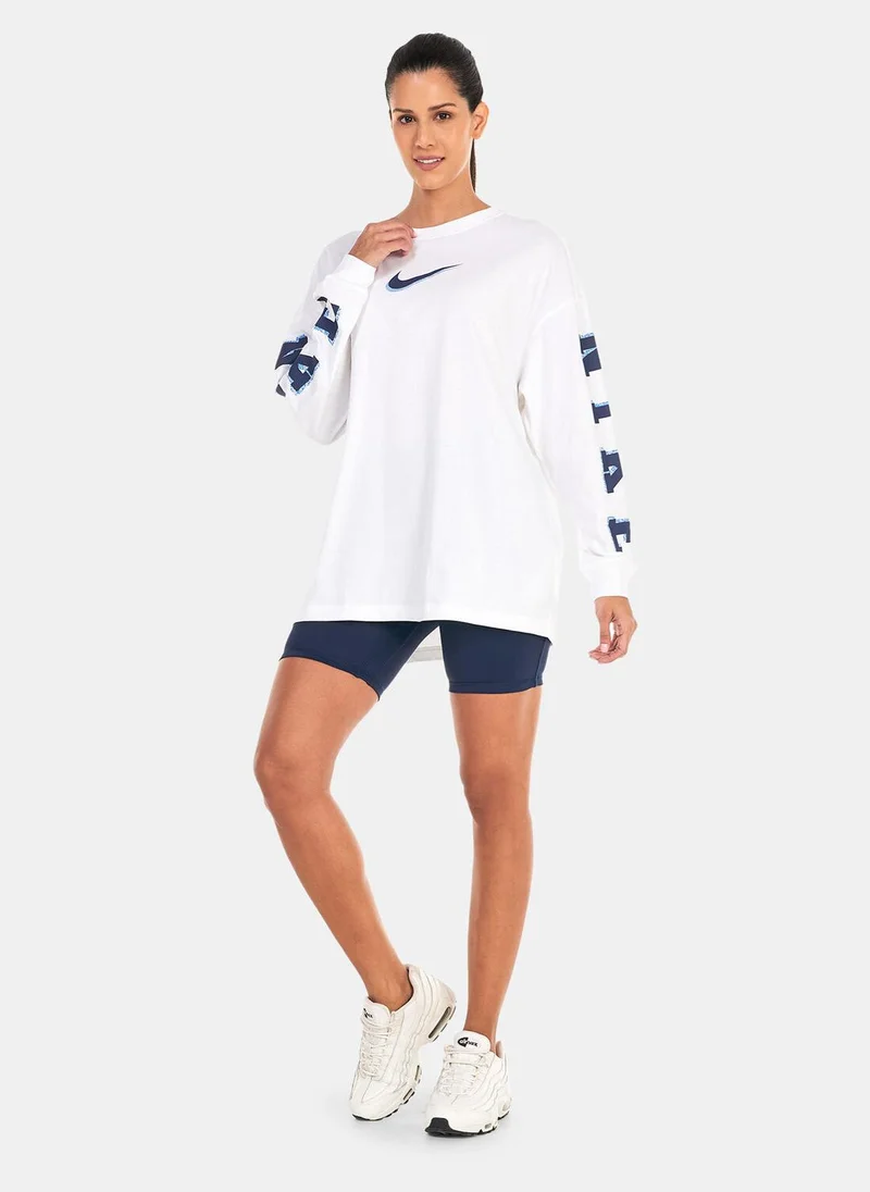 Nike Women's Sportswear Long Sleeves T-Shirt