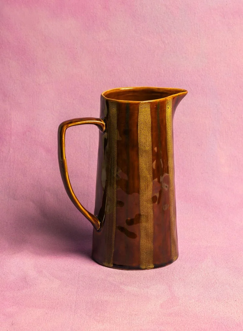 مايجن إبريق بني مخطط