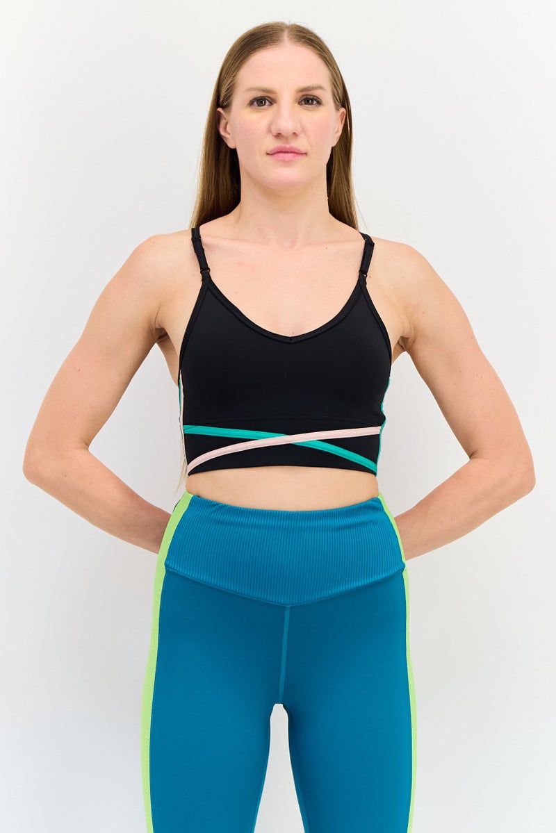 Nike حمالة صدر رياضية مبطنة بشعار العلامة التجارية للنساء، سوداء - Image 1