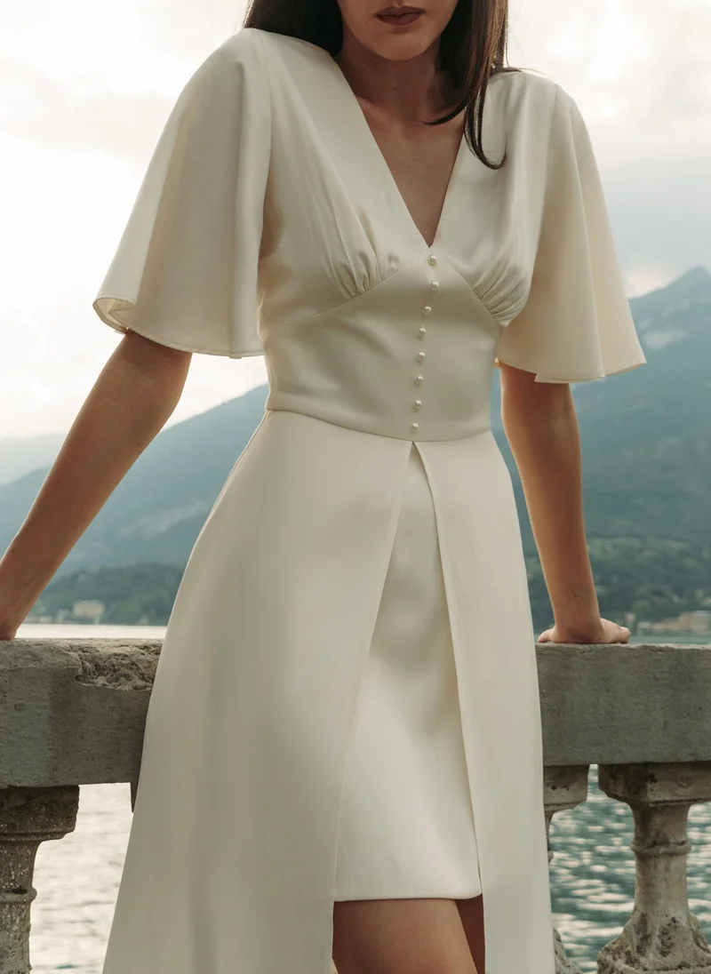 Lichi Loose-sleeve midi dress with a train