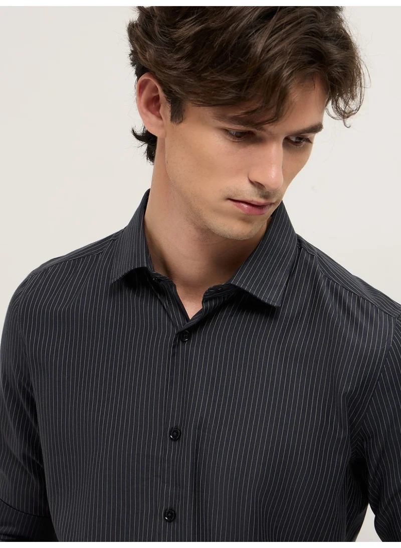 Men’s Long Sleeve Shirt – Classic, Comfortable and Stylish Essential for Work, Travel or Casual Outings