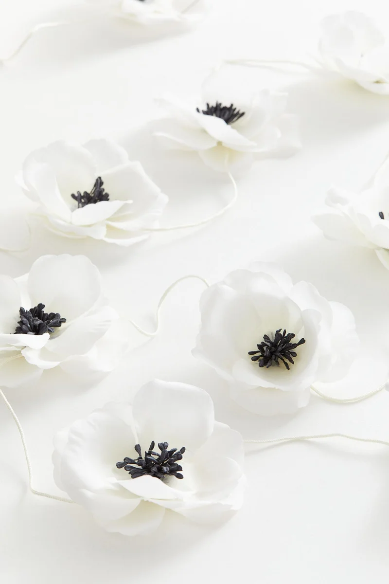 اتش اند ام Flower Garland