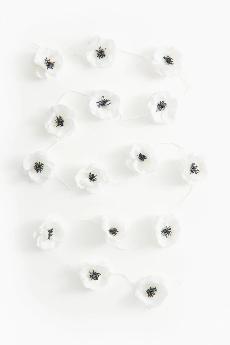 اتش اند ام Flower Garland