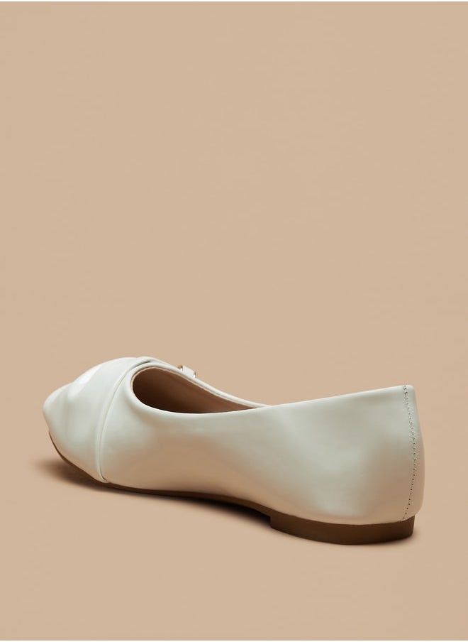 Flora Bella By Shoexpress حذاء باليرينا سهل الارتداء للفتيات مع لمسات من القوس  - Image 3