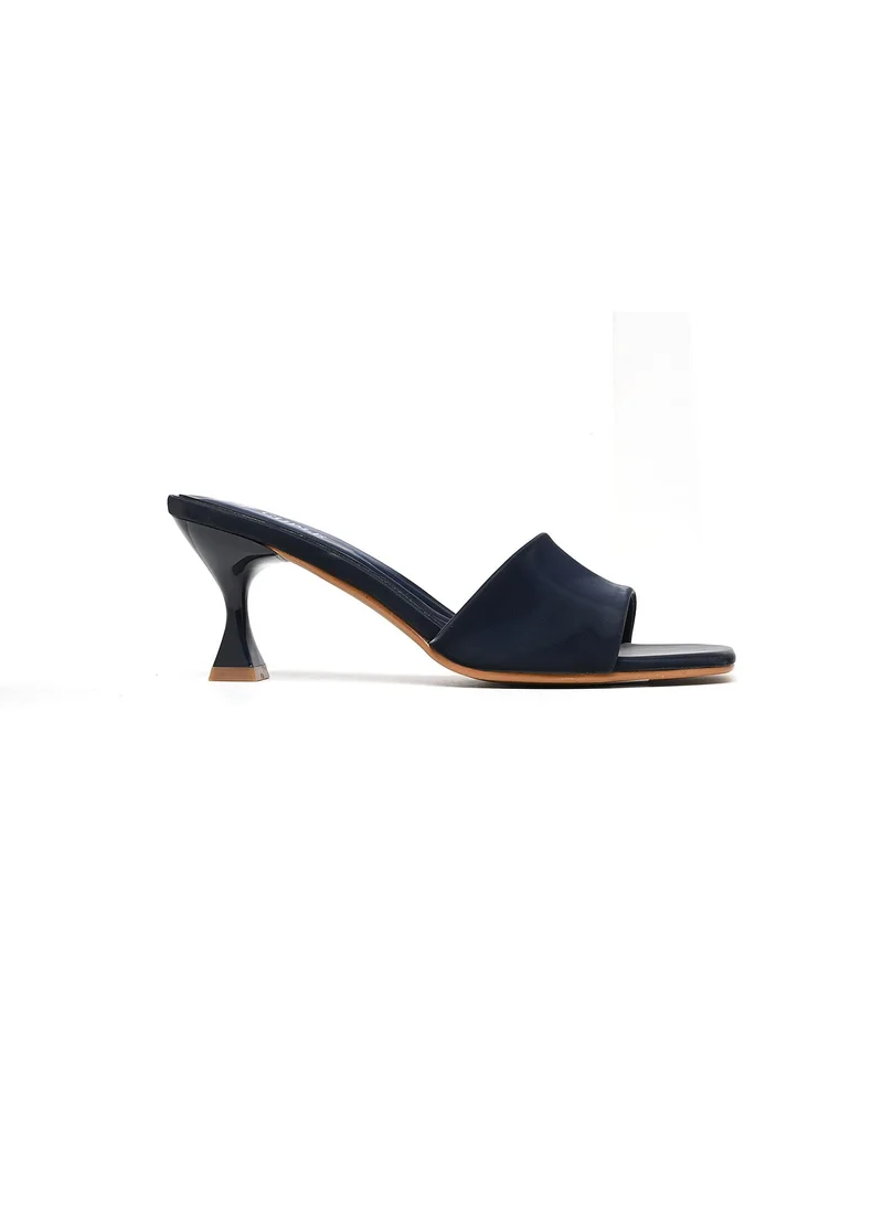 كيوبل heeled sandal with a square toe