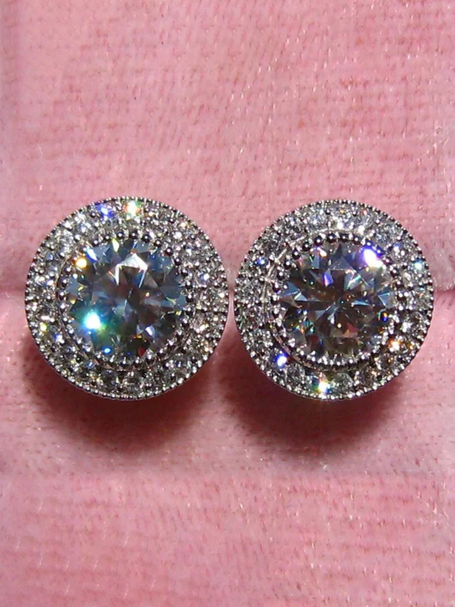 Styli Halo Diamond Stud Earrings