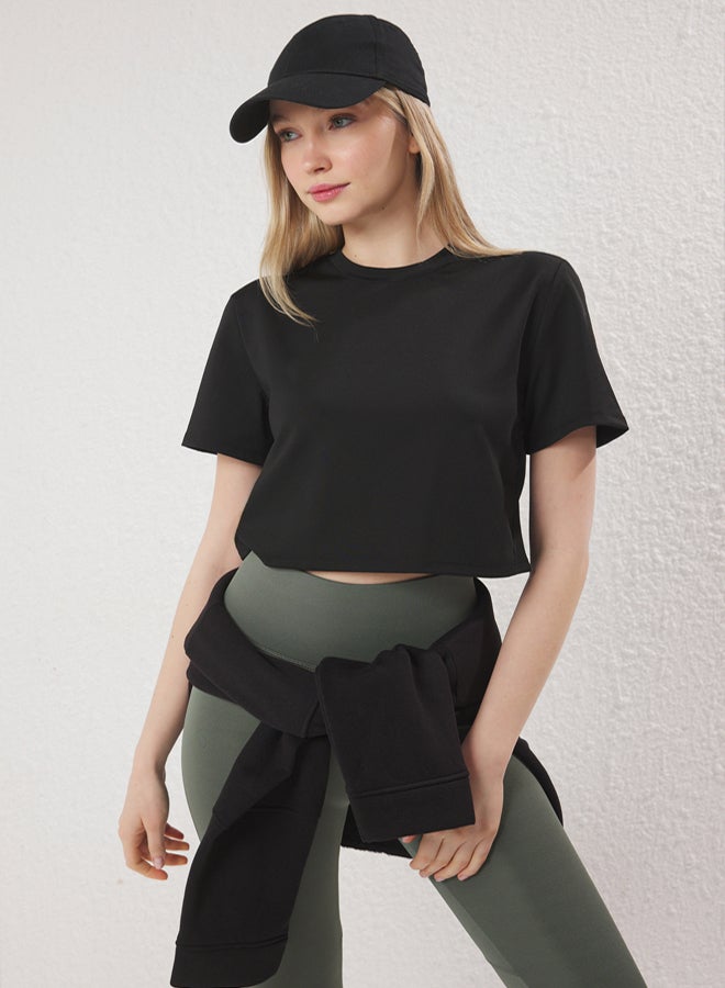 trendyol Black Diver/Scuba Fabric Double Breasted Back Detail Crop Sport Knitted T-Shirt - Image 2