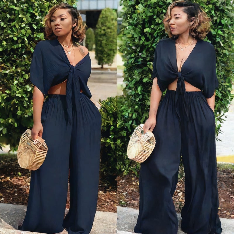 طقم نادي ليلي مكون من قطعتين بياقة عميقة على شكل حرف V مع تفاصيل أربطة على الساق - Image 3