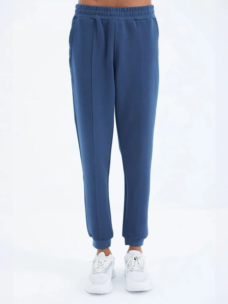 تومي لايف TOMMY Men's Regular-Fit 3-Thread Fleece Sweatpants