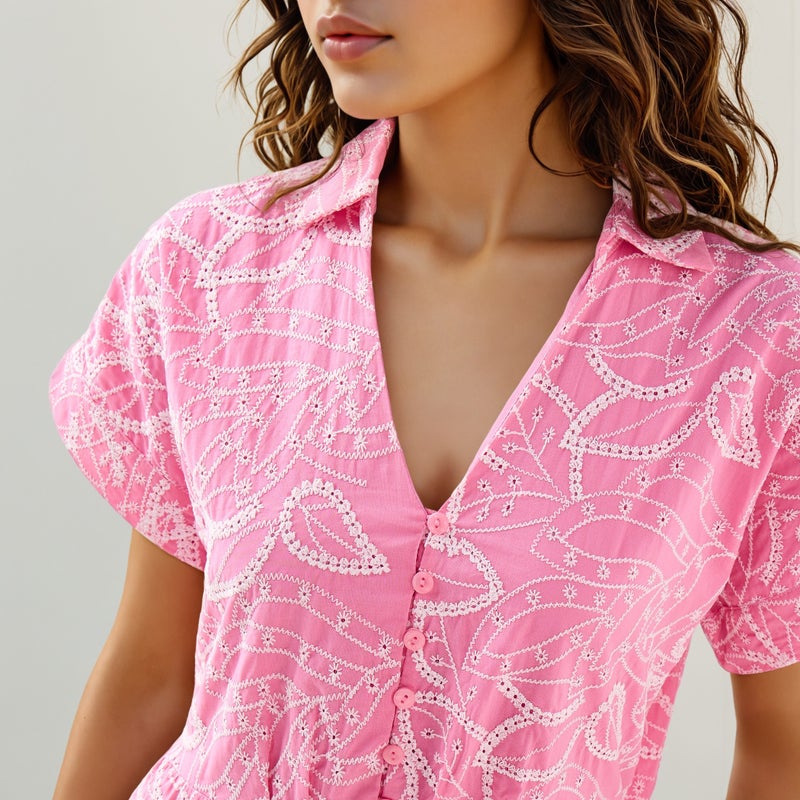 تواكستريمز فستان مطرز بالكامل بتطريز شيفلي وحافة مكشكشة - Image 4