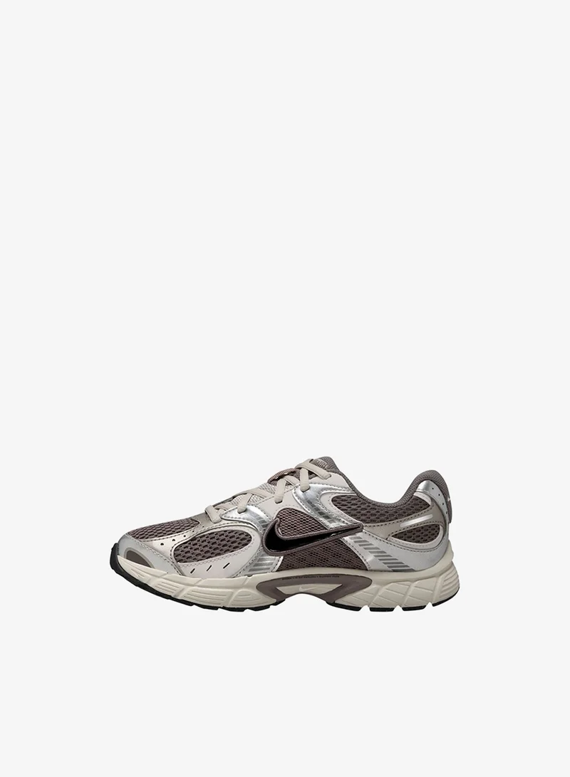 نايكي تويين في  آر إن آر بي جي