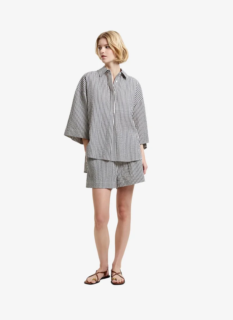 فرنش كونكشن Women's Lia Seersucker Monochrome Striped Relaxed Shirt