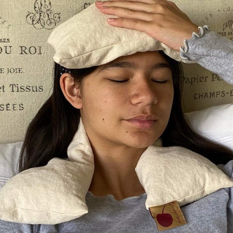 Hot Cherry Neck Wrap Natural Denim Cherry Pit-Stone Pillow, Microwavable Hot/Cold Compress, Sustainable Moist Heat Pack, Shoulder Pain Relief, Washable, Spa Gift - Image 2