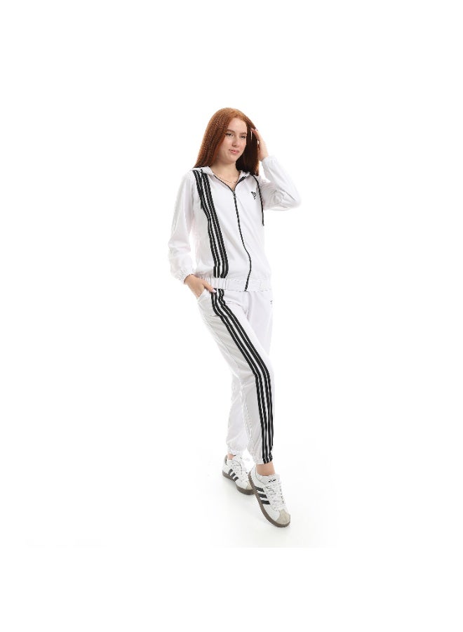 Caesar Women's two-piece tracksuit with front zipper and 4-stripes design - Image 3