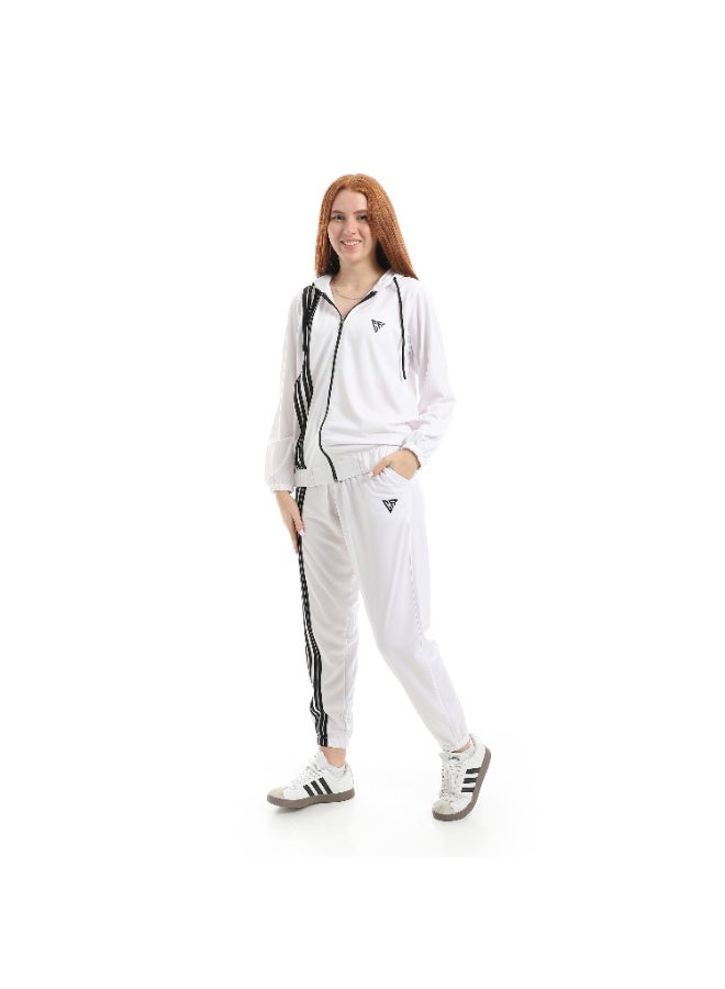 Caesar Women's two-piece tracksuit with front zipper and 4-stripes design - Image 2