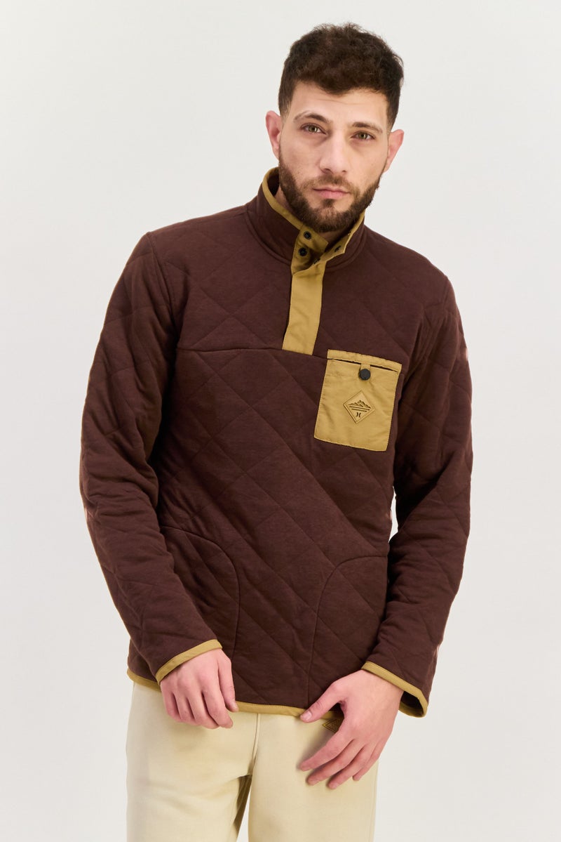 Hurley سويت شيرت رجالي بأكمام طويلة وياقة عالية، لون بني مدمج - Image 1
