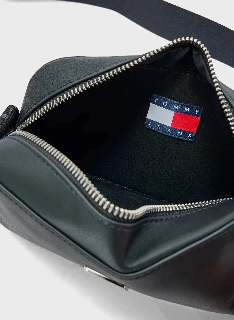 تومي جينز Logo Detail Zip Over Crossbody