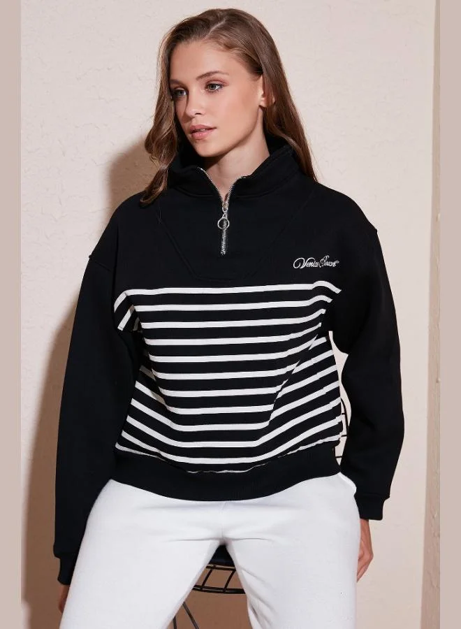 ليلا سويت شيرت نسائي بياقة واقف وسحاب نصي، مقاس واسع قابل للتمدد من ليلا