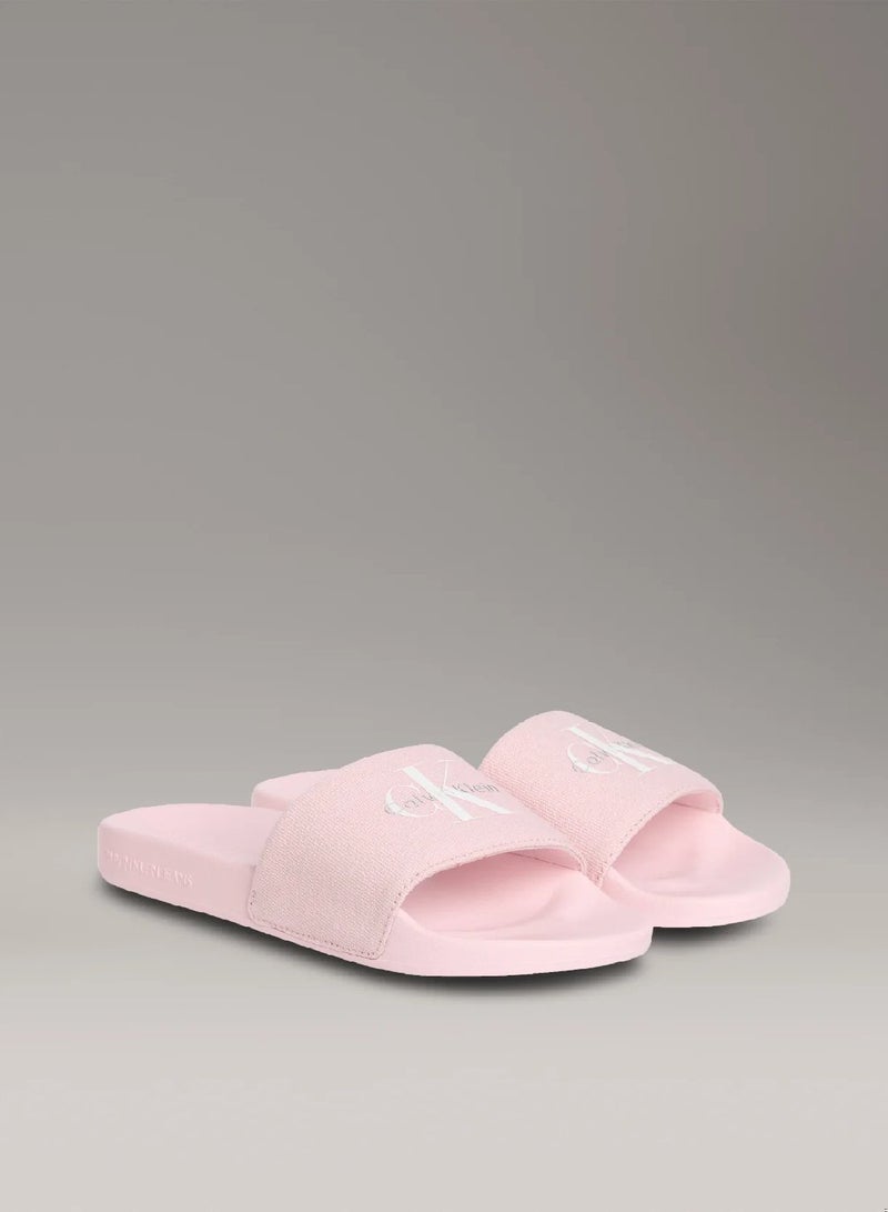 كالفن كلاين جينز شبشب بشعار - Image 2