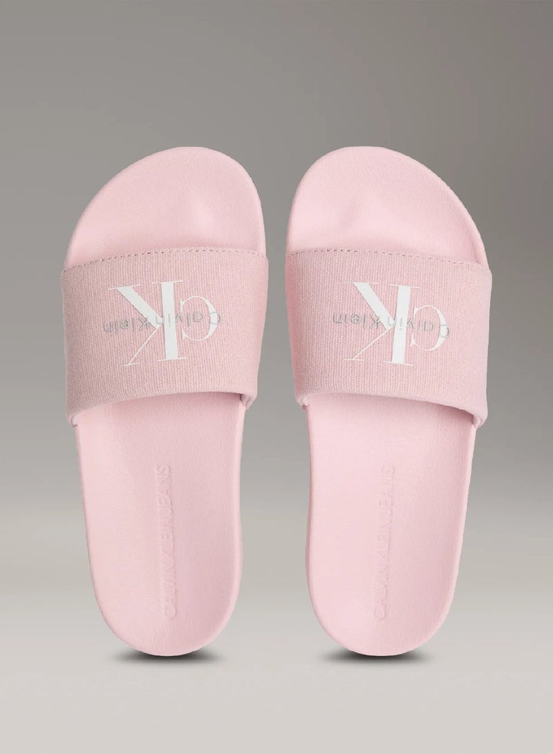 كالفن كلاين جينز شبشب بشعار - Image 4