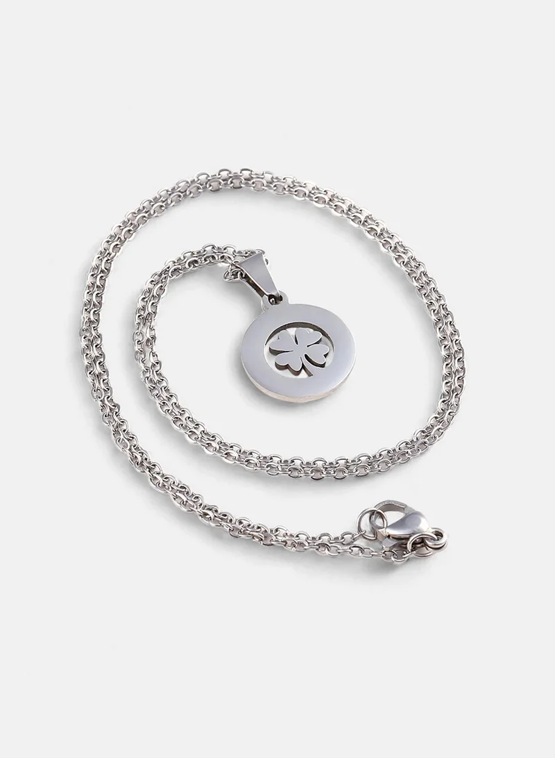 SOHI Clover Floral Pendant With Artificial Chain Necklace Jewellery