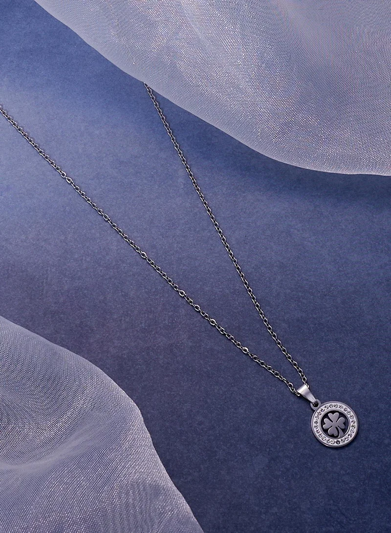 SOHI Clover Floral Pendant With Artificial Chain Necklace Jewellery