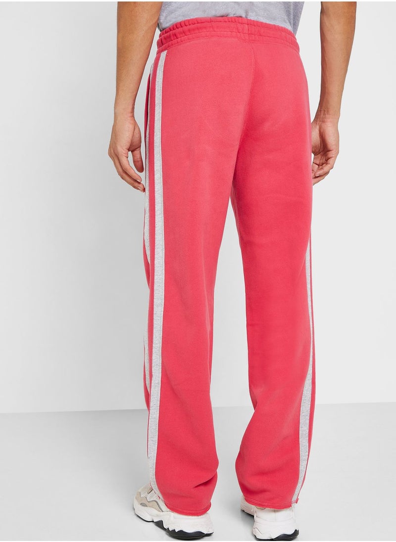 Superdry - Essential Relaxed Fit Joggers - Image 1