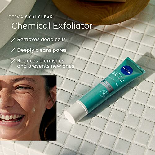 NIVEA Derma Skin Clear Night Exfoliator LeaveOn Facial Care with Glycolic Acid Salicylic Acid and Niacinamide Lightweight Evening Skincare Formula Dermatologically Tested Face Treatment 40 ml - Image 3