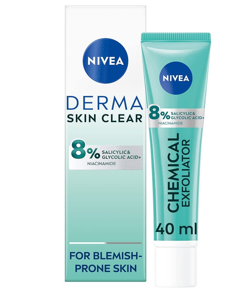 NIVEA Derma Skin Clear Night Exfoliator LeaveOn Facial Care with Glycolic Acid Salicylic Acid and Niacinamide Lightweight Evening Skincare Formula Dermatologically Tested Face Treatment 40 ml - Image 2