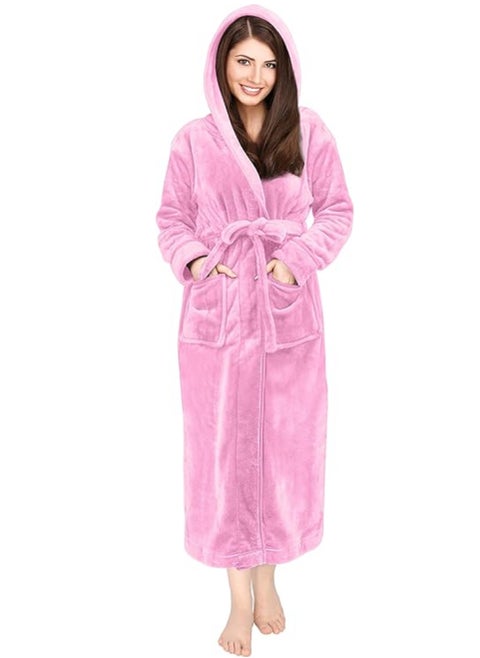This bathrobe is made of soft, flexible wool that perfectly warms the body, making it the perfect choice for use after a shower or for relaxing at home. Its comfortable design ensures ease of movement, while the hood keeps the hair dry and protected from external elements. Whether you are looking for a product that combines elegance and practicality or a special gift for your loved ones, this robe will make a wonderful addition to your collection of personal care supplies.
