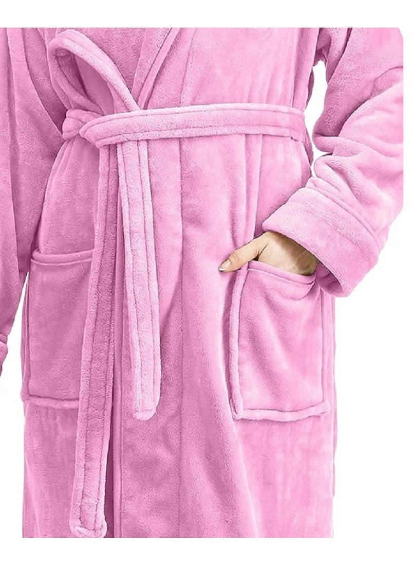 This bathrobe is made of soft, flexible wool that perfectly warms the body, making it the perfect choice for use after a shower or for relaxing at home. Its comfortable design ensures ease of movement, while the hood keeps the hair dry and protected from external elements. Whether you are looking for a product that combines elegance and practicality or a special gift for your loved ones, this robe will make a wonderful addition to your collection of personal care supplies.