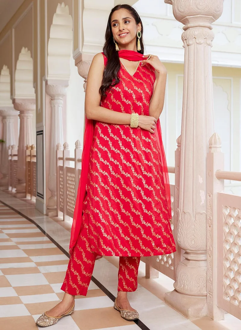 زيري سوق Crimson Red Brocade Woven Design V-Neck 3-Piece Kurta Set