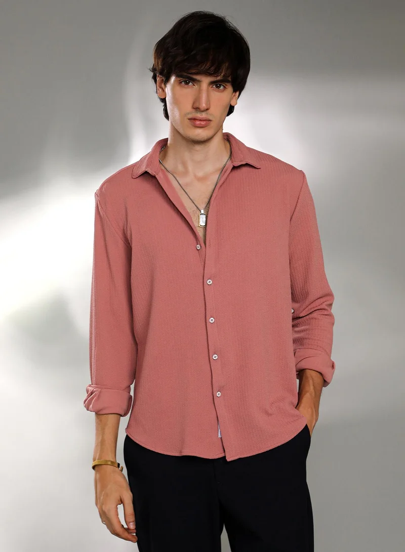 Campus Sutra Men's Salmon Pink Stripe-Creased Shirt