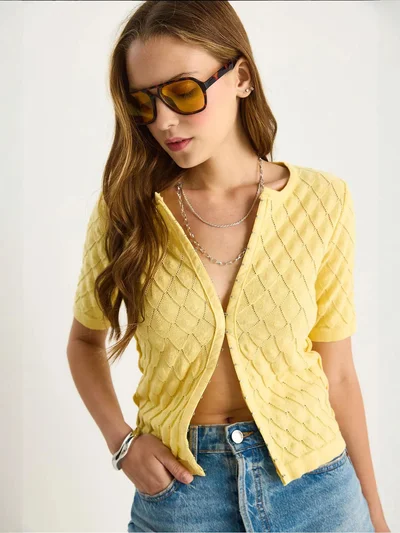 Bianco Lucci Short Sleeve V-Neck Textured Knit Cropped Cardigan